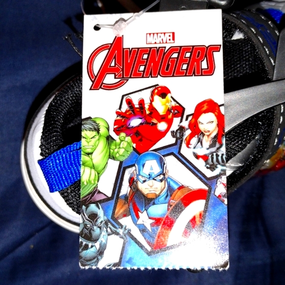 Super Hero Marvel Avengers Light Up Shoes Size 8 NWT - Picture 7 of 8